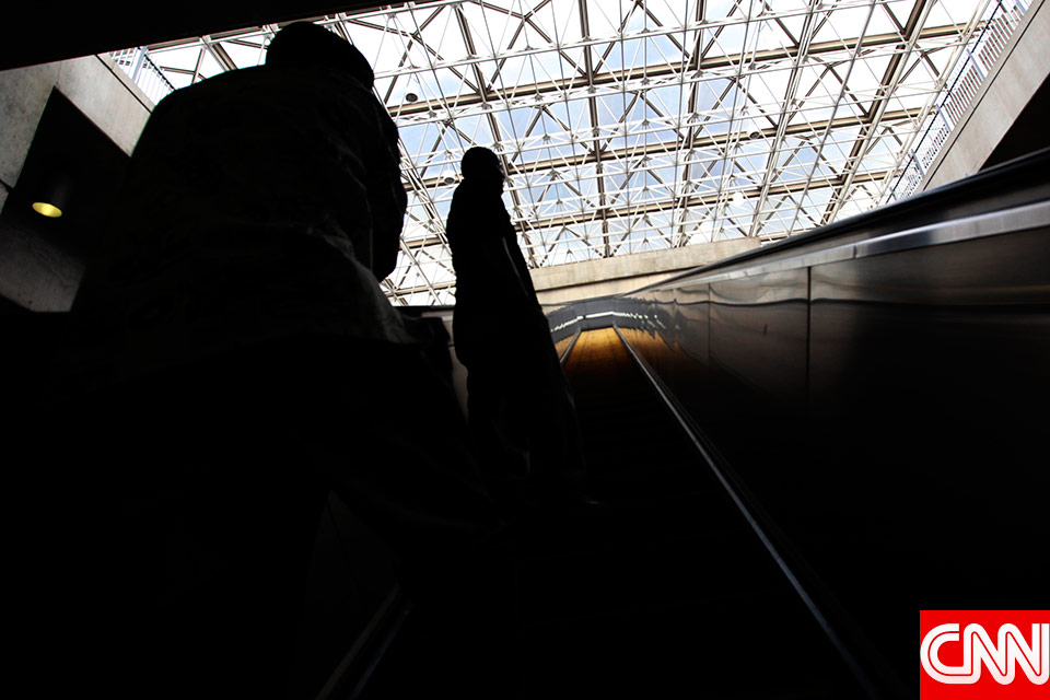 100512_JDW_CNN_0020